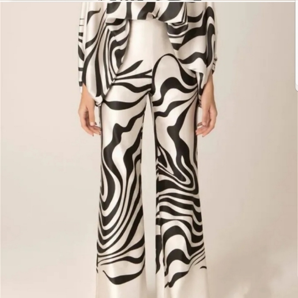 2 piece set nwot. Satin type thin(not see through) material, great for hot days